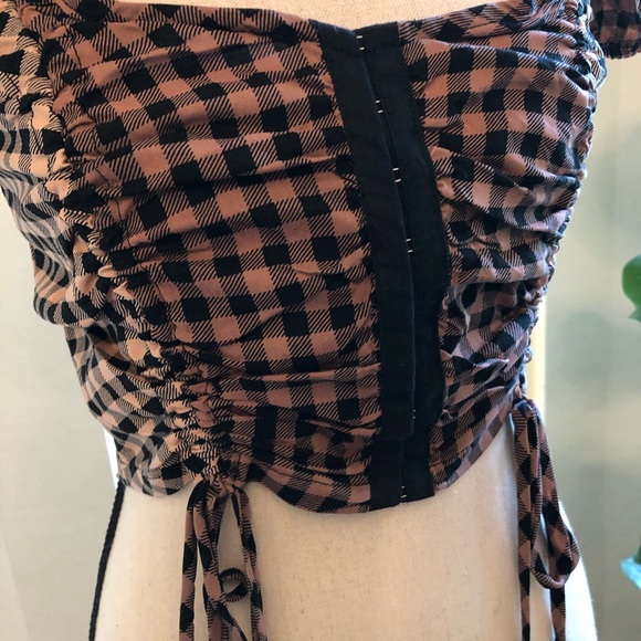 Rabbit Rose 🥀 Top - Picture 4 of 6